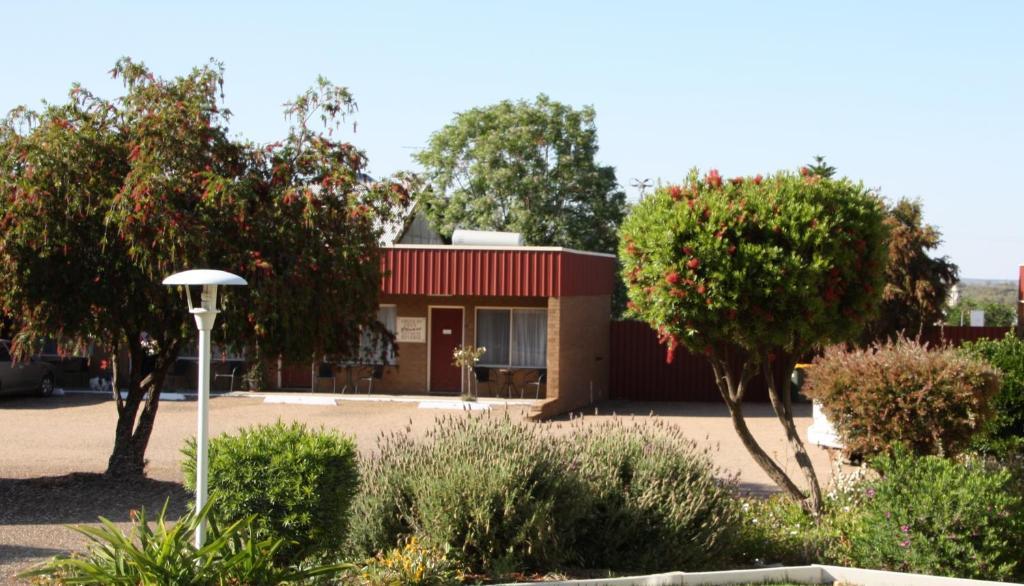 Camellia Motel นาแรนเดอรา ภายนอก รูปภาพ
